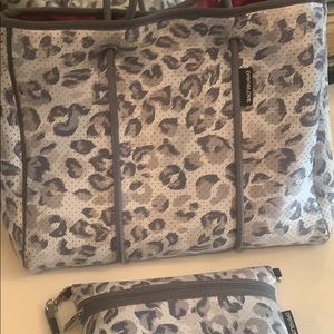Tote bag with detachable wristlet